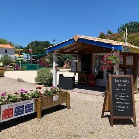 Mobil Avec Terrasse - 4 Pers. - Api-1-52-1595 Parque de Campismo