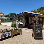 Mobil Avec Terrasse - 4 Pers. - Api-1-52-1595 مكان تخييم
